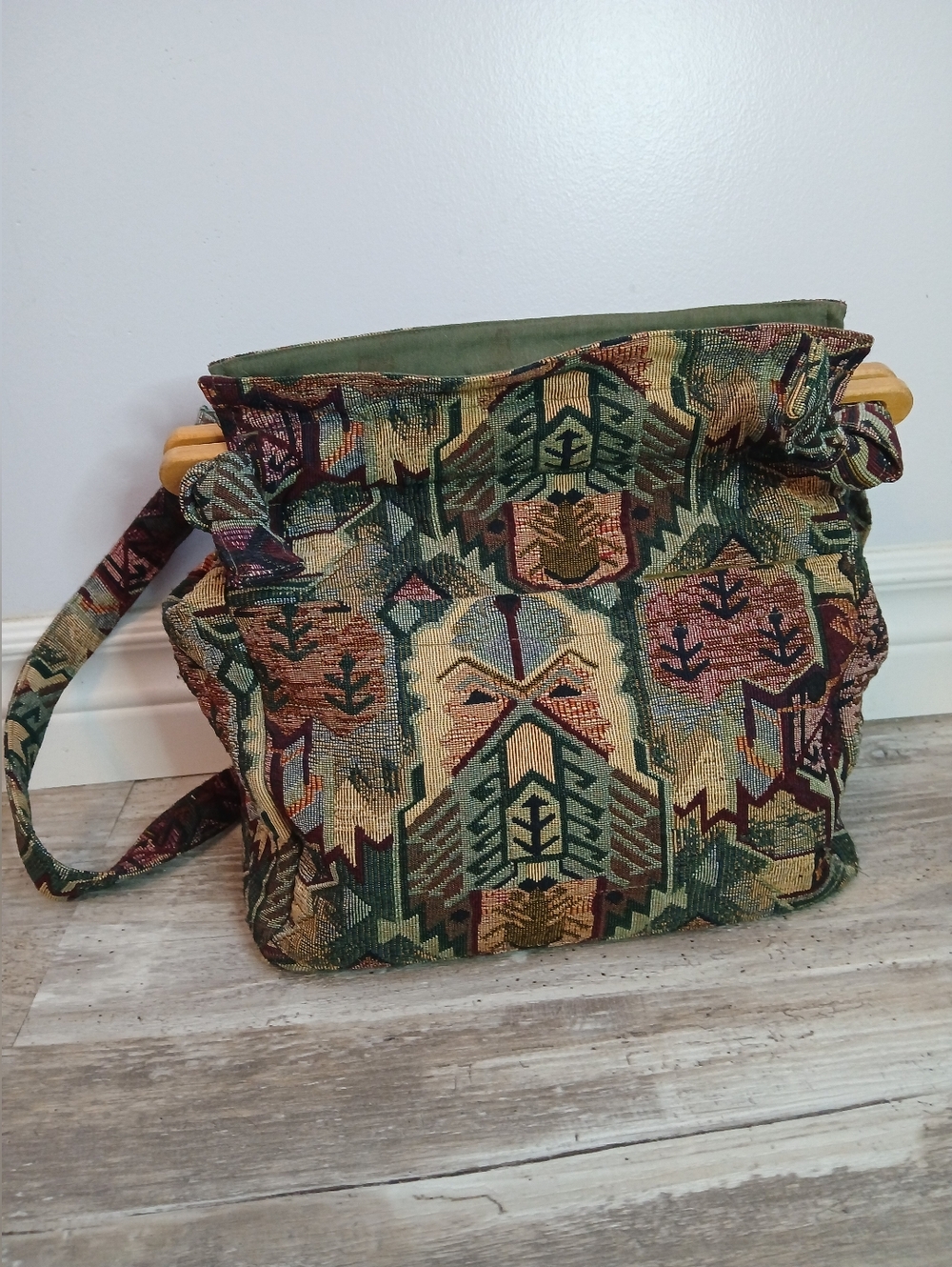 Vintage Tilley Endurables P5 Pickpocket-Proof Aztec Print Tapestry Travel Purse